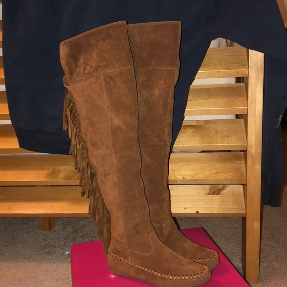 Moccasin boots - Picture 1 of 3